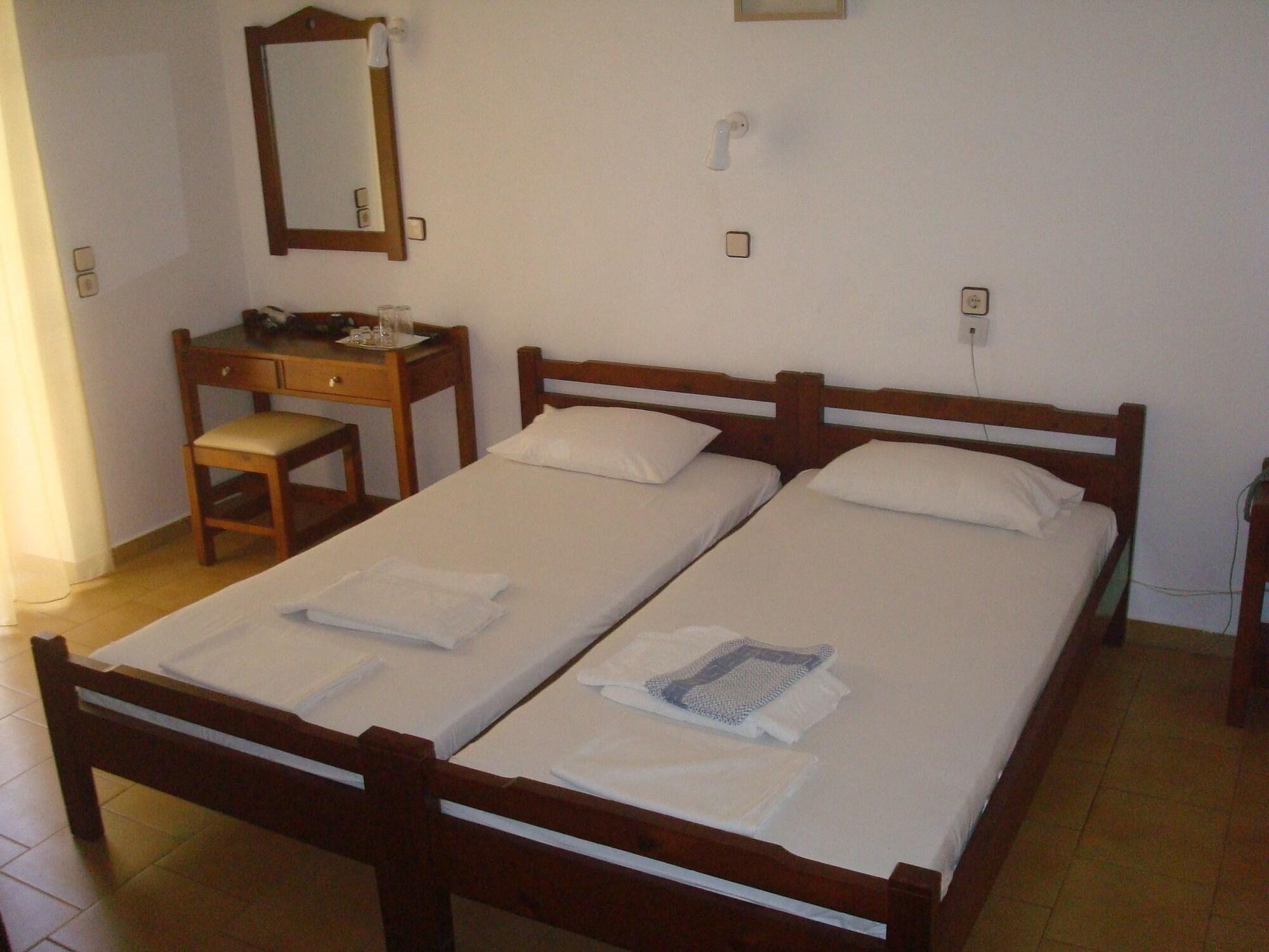 Hotel Aghas Paleochora Екстериор снимка