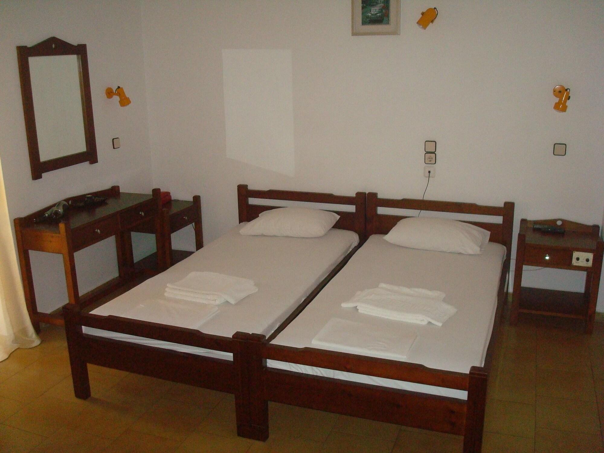 Hotel Aghas Paleochora Екстериор снимка