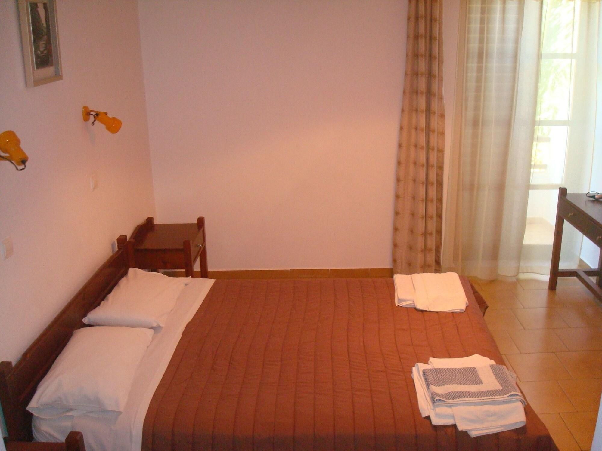 Hotel Aghas Paleochora Екстериор снимка