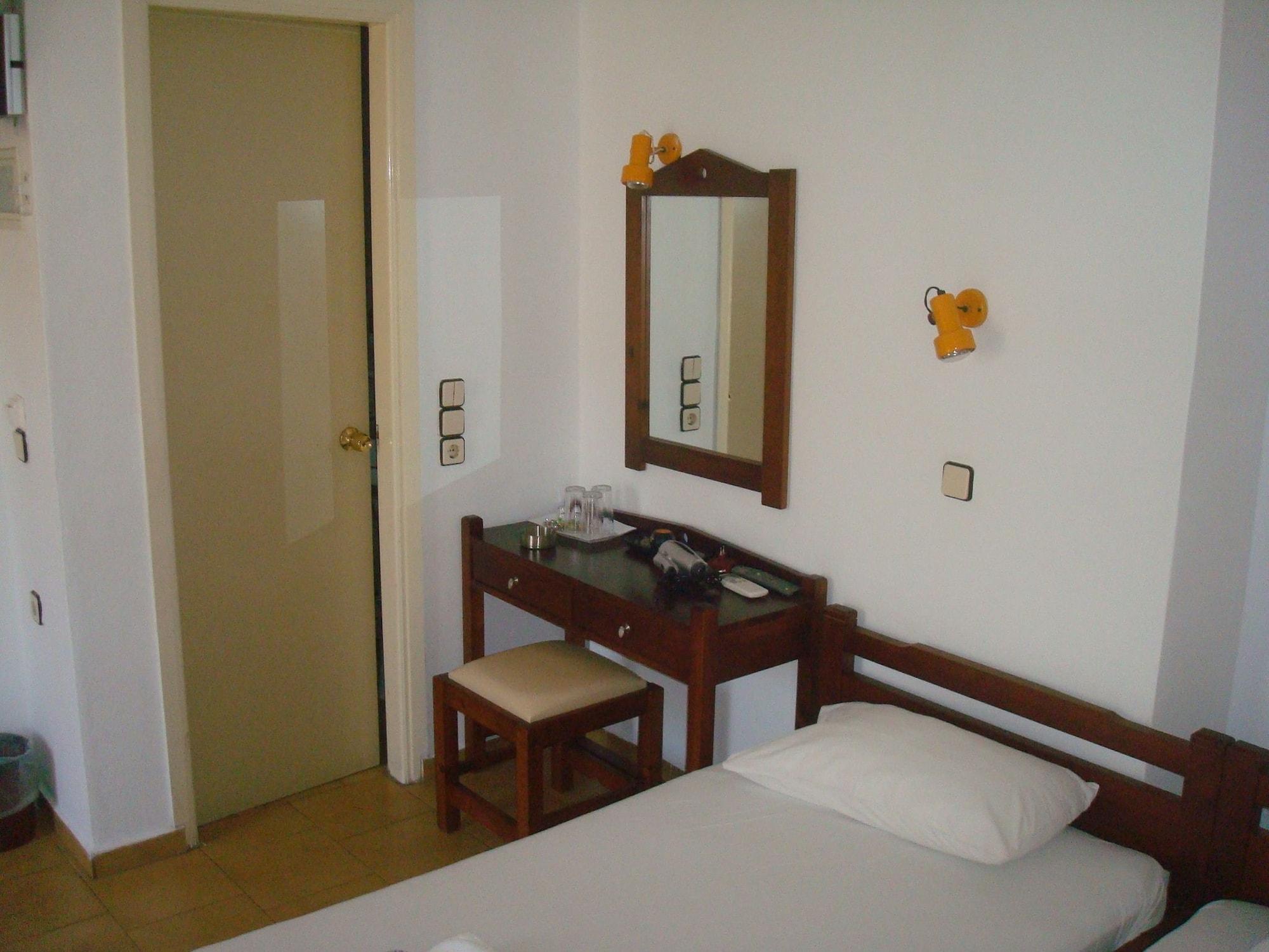 Hotel Aghas Paleochora Екстериор снимка
