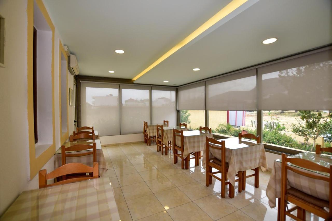 Hotel Aghas Paleochora Екстериор снимка