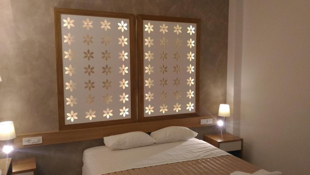 Hotel Aghas Paleochora Екстериор снимка