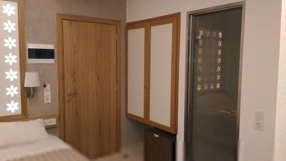 Hotel Aghas Paleochora Екстериор снимка