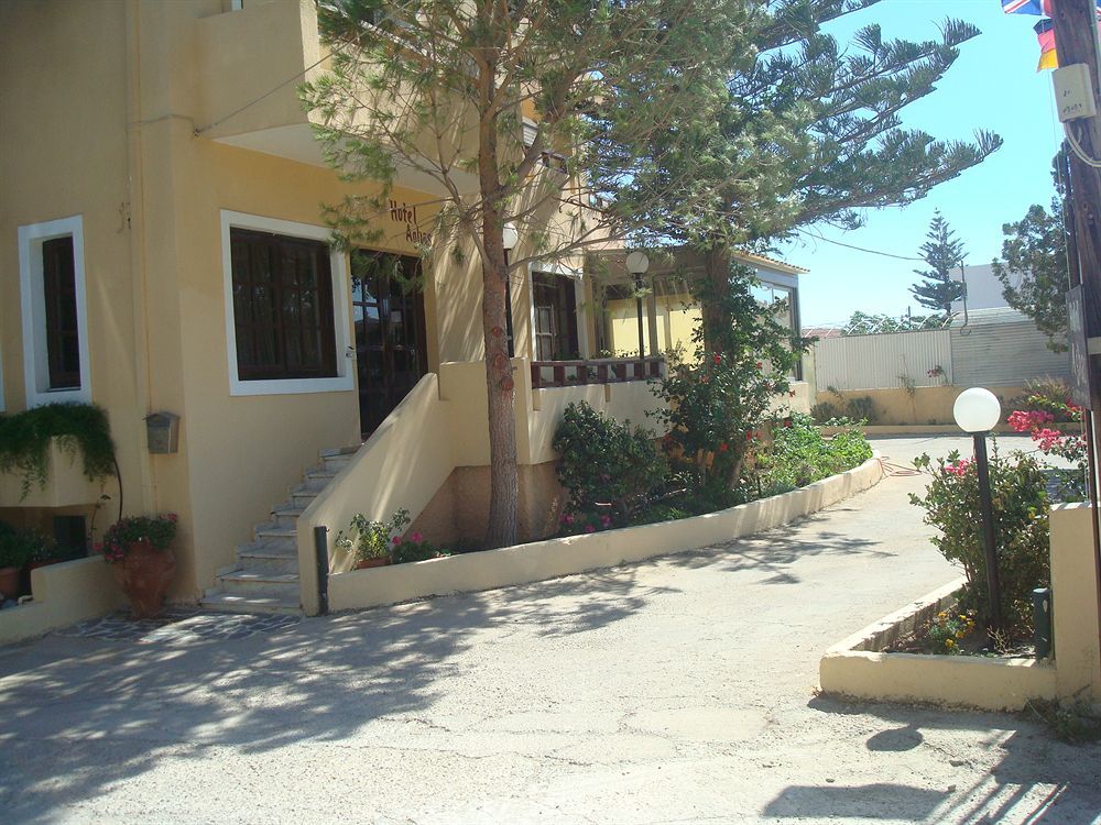 Hotel Aghas Paleochora Екстериор снимка